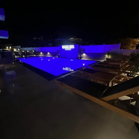 Sunshine Hotel