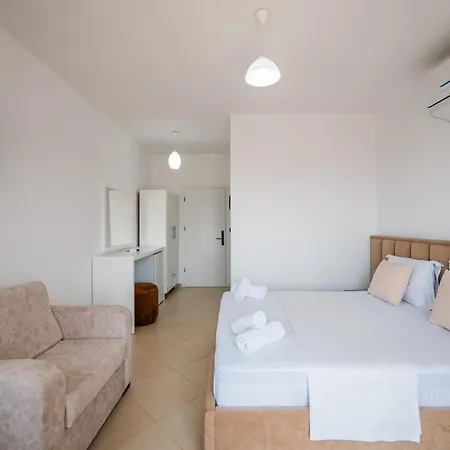 Sunshine Hotel Ksamil