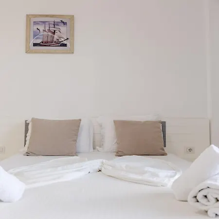 Sunshine Hotel