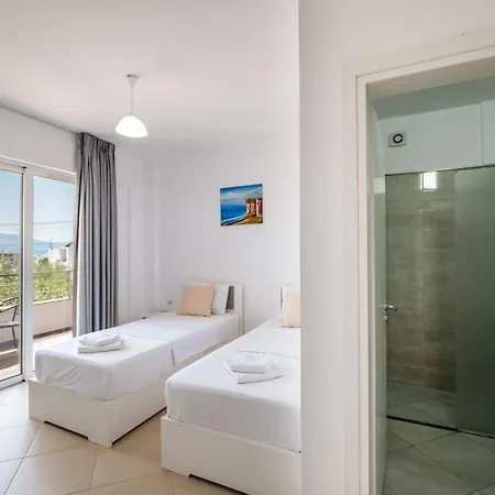 Sunshine מלון 3*